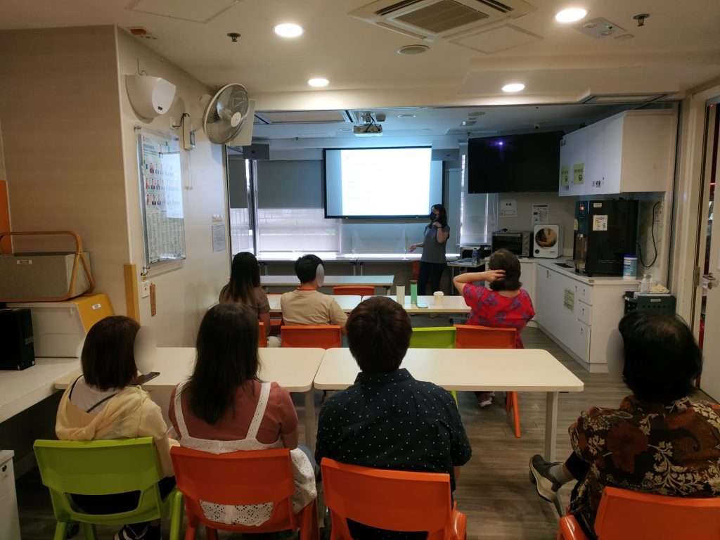 前線員工培訓 - 東華三院李恩李鋈麟父子樂活熙庭_(3)