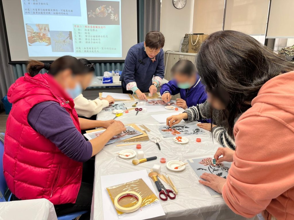 家長帶領活動(7) - 藝術體驗 (3) - 非遺絃彩箔畫_2